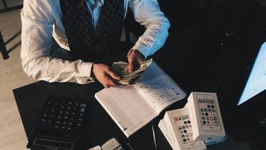 Comment fixer vos droits d'entrée et redevances en franchise : les clés pour un contrat équilibré